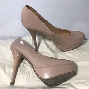 Tan nude heel 9.5